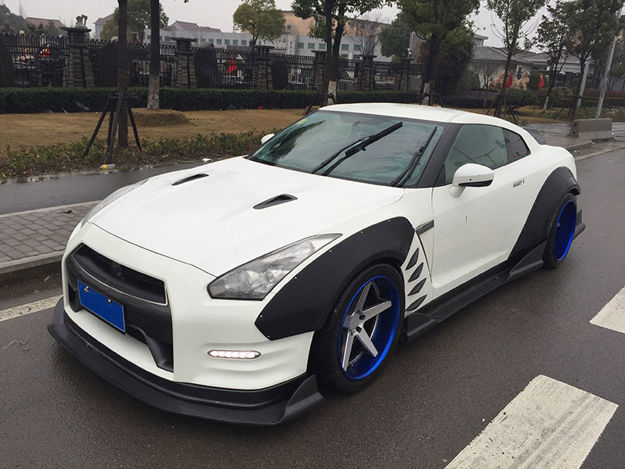 Picture of Nissan GTR R35 TP-Style Front fender canard